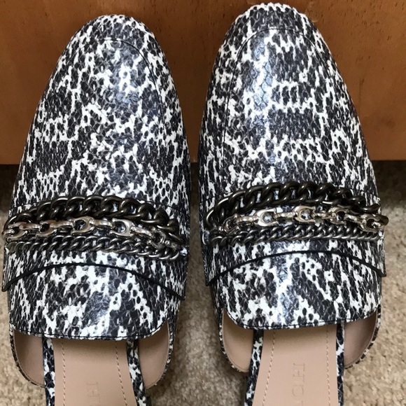 NWOB! COACH 9.5 B faye multi chain printed slides. - Picture 4 of 9